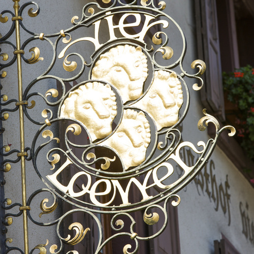 Altes, traditionelles Wirtshausschild - 